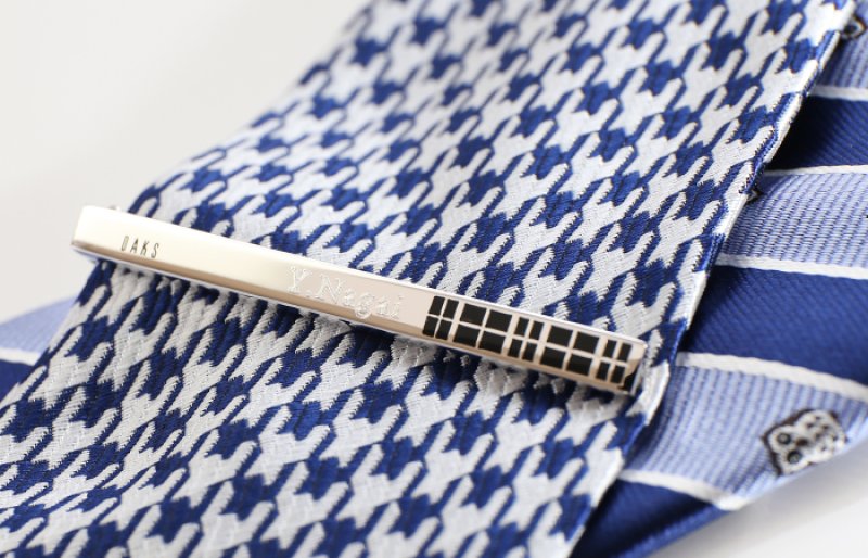 画像7: ギフト 名入れ 《 DAKS ダックス ネクタイピンDT8042 キューブ 》 プレゼント 送別 成人 就職祝 退職祝 誕生日 名前入り 名入れ彫刻 ネクタイピン タイピン タイバー 名前入り ギフト 贈答 プレゼント 純正BOX付 最強配送 最短 (7)