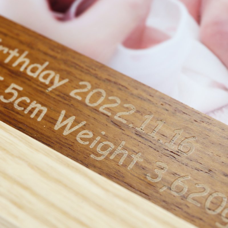 画像7: 退職祝い 還暦祝い 名入れ フォトフレーム ハッピーフレーム 【 中枠彫刻 】3枚タイプ(ナチュラル)フォトフレーム【 誕生日 ベビーメモリアル 出産祝い 結婚祝い 】（ギフト 贈答 プレゼント）【 名前入り 】  最短 即日発送 男性 女性 子供 令和 (7)