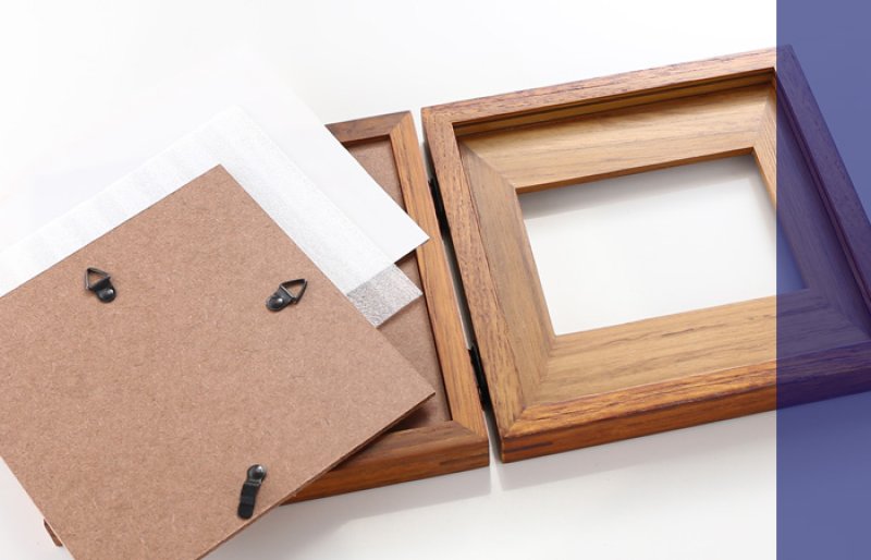 画像8: 退職祝い 還暦祝い 名入れ フォトフレーム ハッピーフレーム 【 中枠彫刻 】3枚タイプ(ブラウン)フォトフレーム【 誕生日 ベビーメモリアル 出産祝い 結婚祝い 】（ギフト 贈答 プレゼント）【 名前入り 】  最短 即日発送 男性 女性 子供 令和 (8)