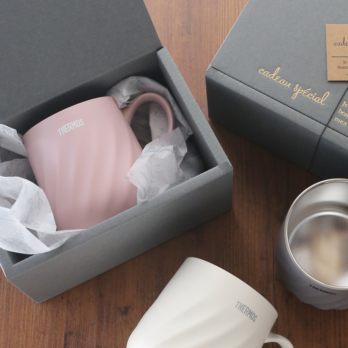 画像8: 名入れ マグカップ サーモス 真空断熱マグカップ 350ml JTD-350 THERMOS ステンレス メッセージ コーヒー お誕生日 還暦祝い プレゼント 名前入りギフト 名入れギフト 送料無料 最短 即日発送 女性 男性 実用的 2026 (8)